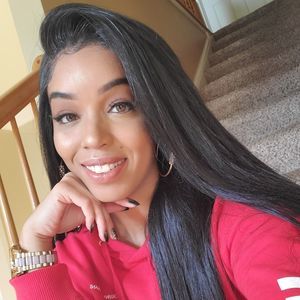 Meet your Posher, Briana